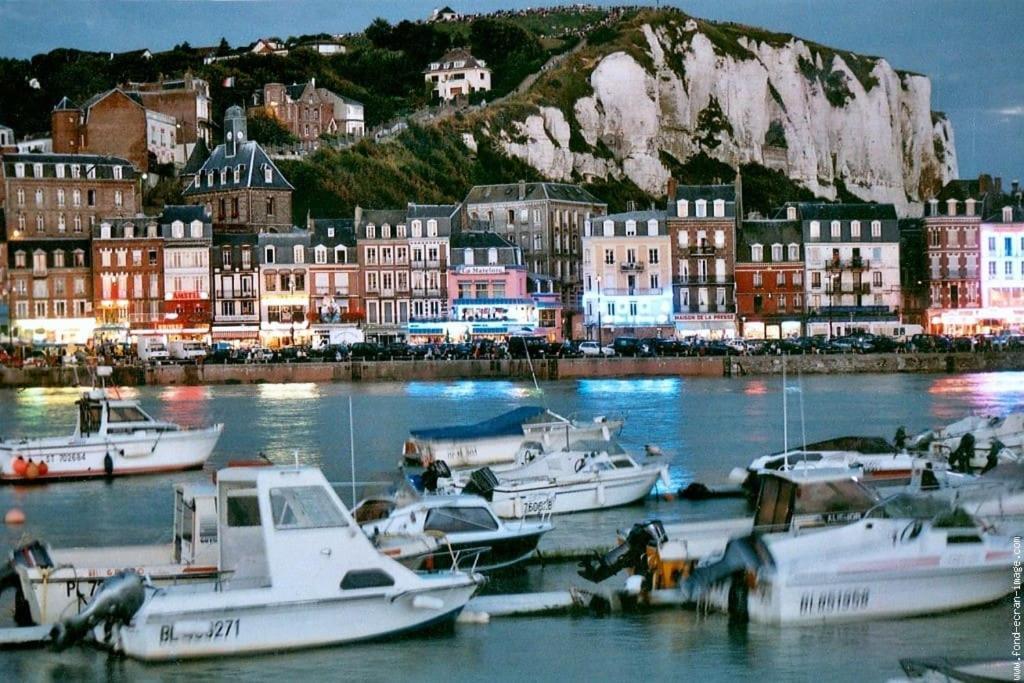 Logement A Deux Pas De La Plage Et Des Commerces Ле-Трепор Экстерьер фото